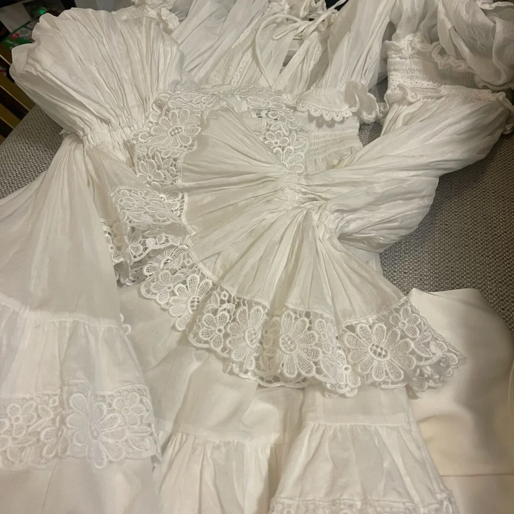 Dolce & Gabbana Elegant White Dress - Picture 5 of 6